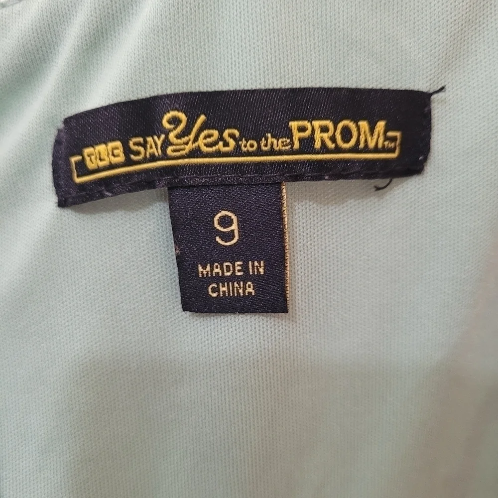 Say Yes Sequin Ball Gown Size 9 Juniors - Picture 12 of 17